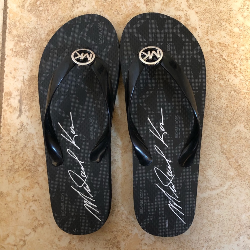 NEW/ NEVER WORN Michaels Kors Rubber Flip Flops